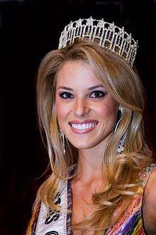Carrie Prejean wearing her crown as Miss California 2009