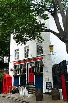 Photograph of a pub exterior
