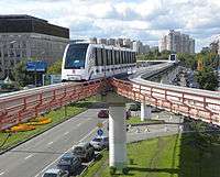 Monorail Moskau - Einfahrt in Station Telezentrum.jpg
