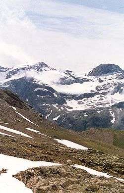 Monte Perdido (left) and Cilindro de Marboré (right)