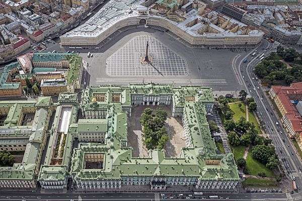 Aerial view of the Palace Square, between the Winter Palace (bottom) and the Building of the General Staff (top).