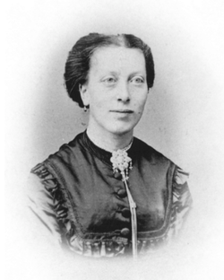 Photograph of Theodora Cormontan at age 30