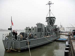 LCS-102 (landing craft support)