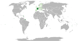 Location of  France  (dark green)in the European Union  (light green)